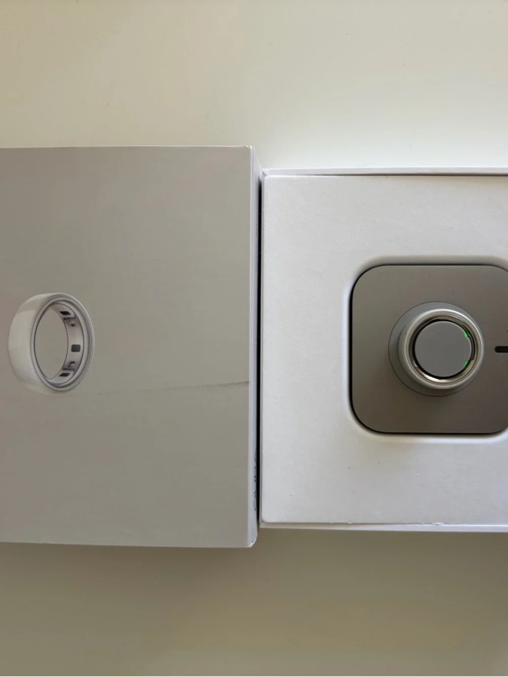 White ceramic Gen 4 Oura ring (size 6)